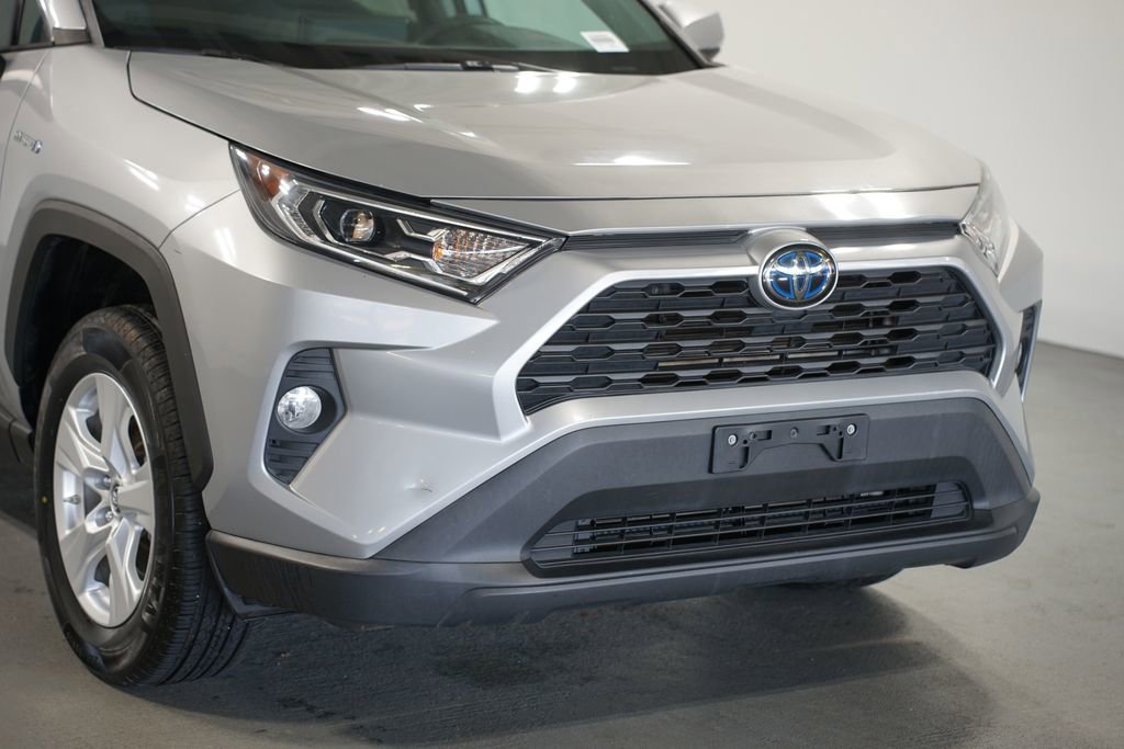 Used 2019 Toyota RAV4 XLE image 4