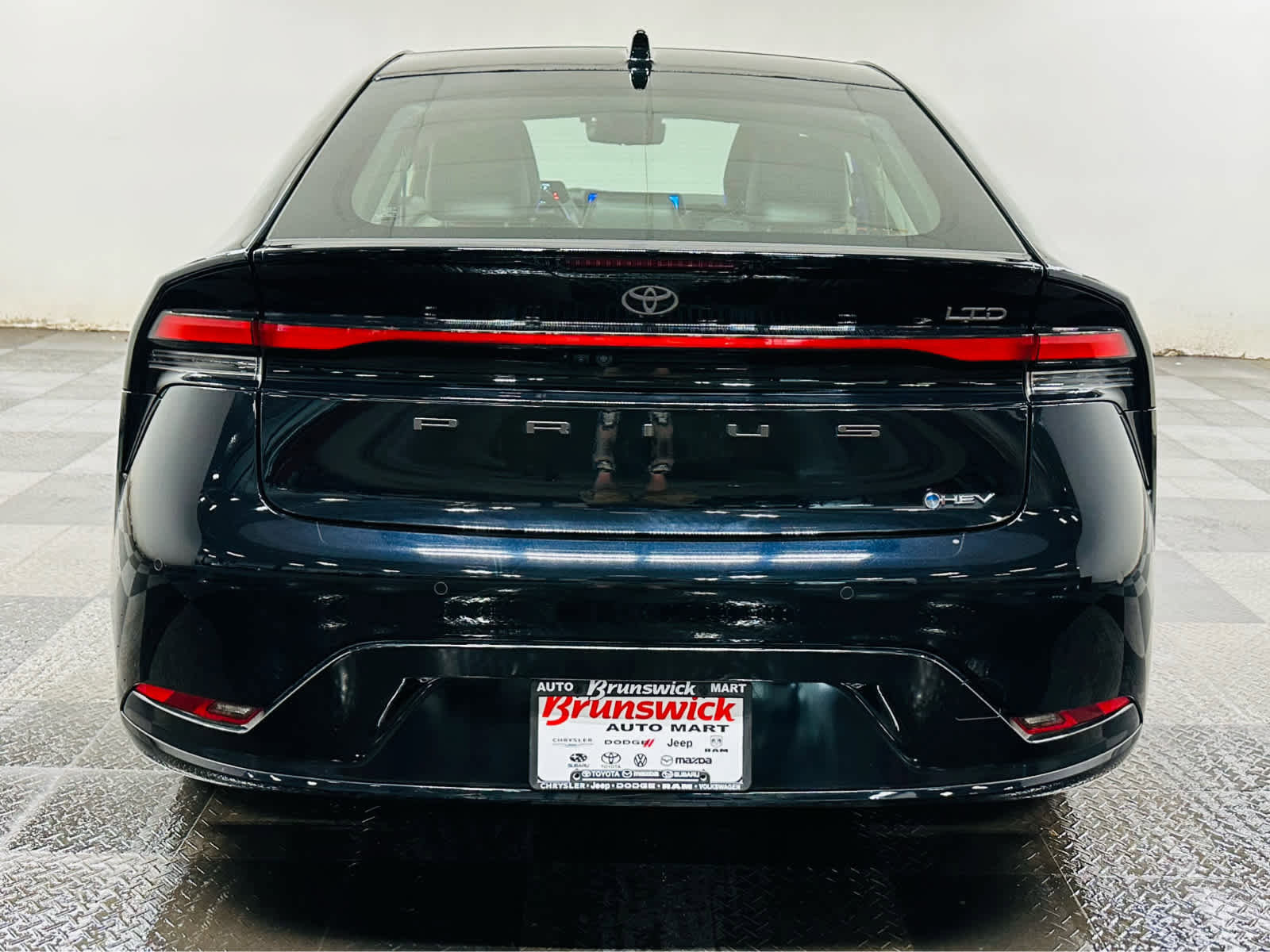 Used 2024 Toyota Prius Limited image 5