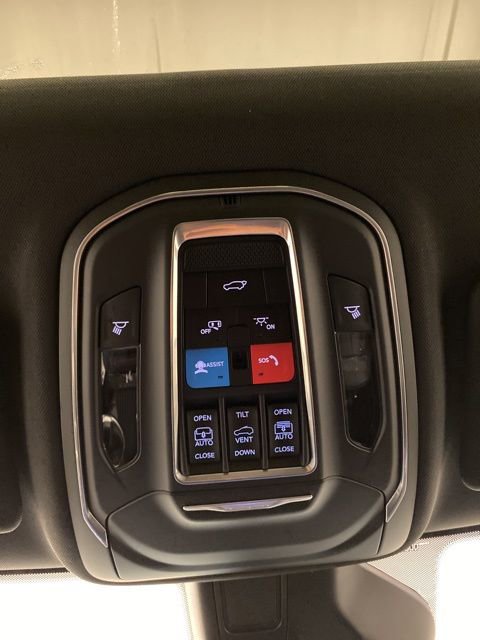 Used 2026 Jeep Grand Cherokee Limited image 13