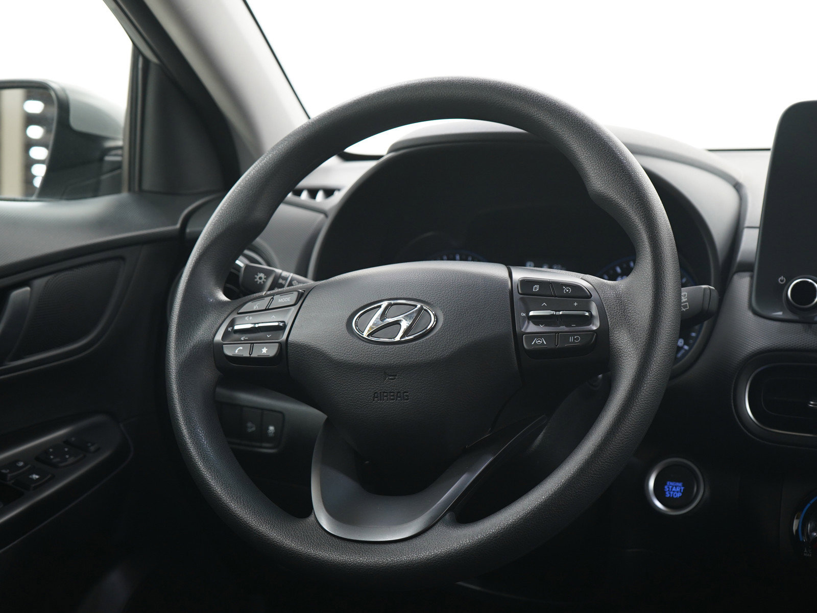 Used 2023 Hyundai Kona SEL AWD/4WD image 14