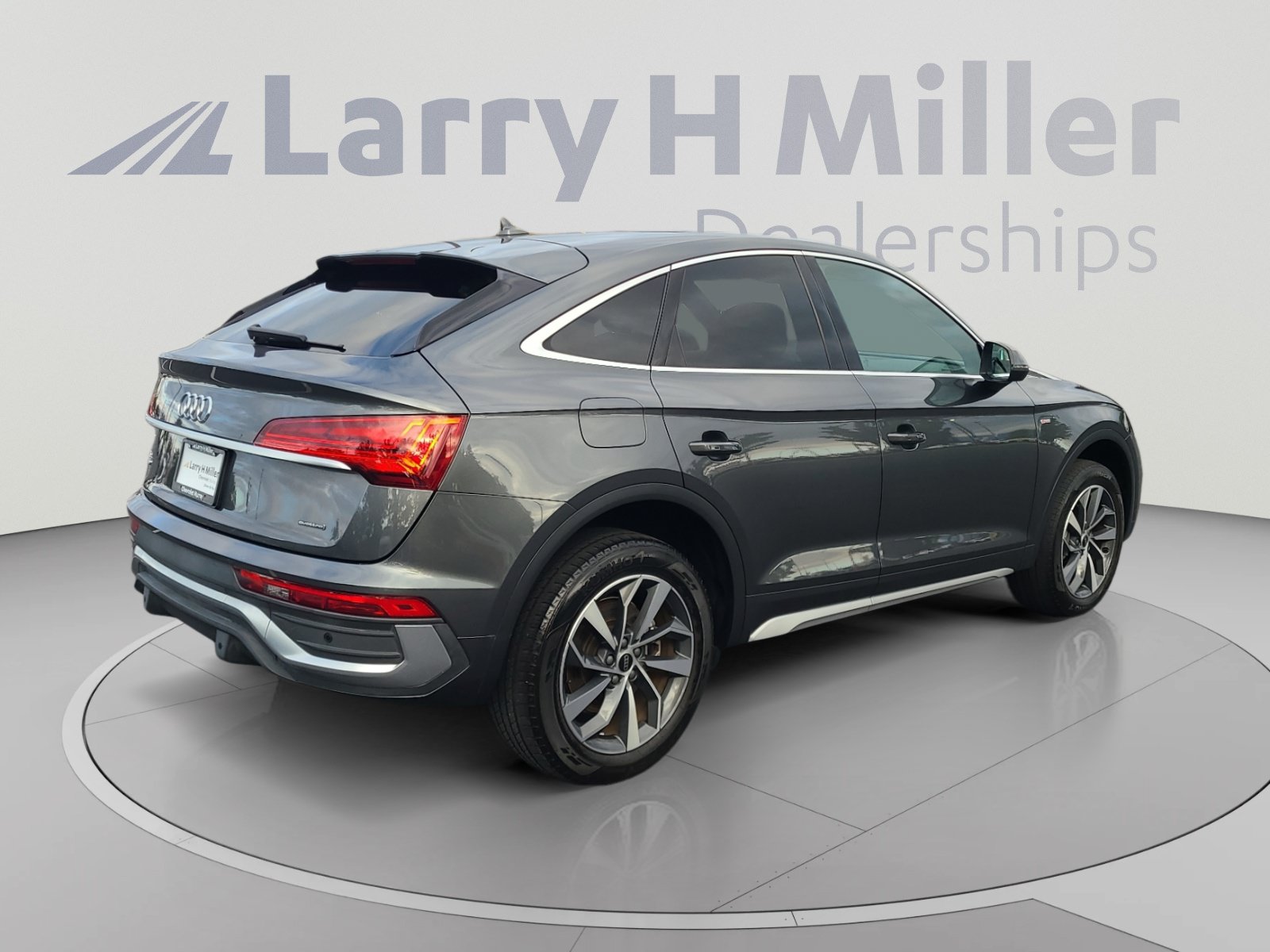 Used 2023 Audi Q5 2.0T Premium w/ Convenience Package AWD/4WD image 5