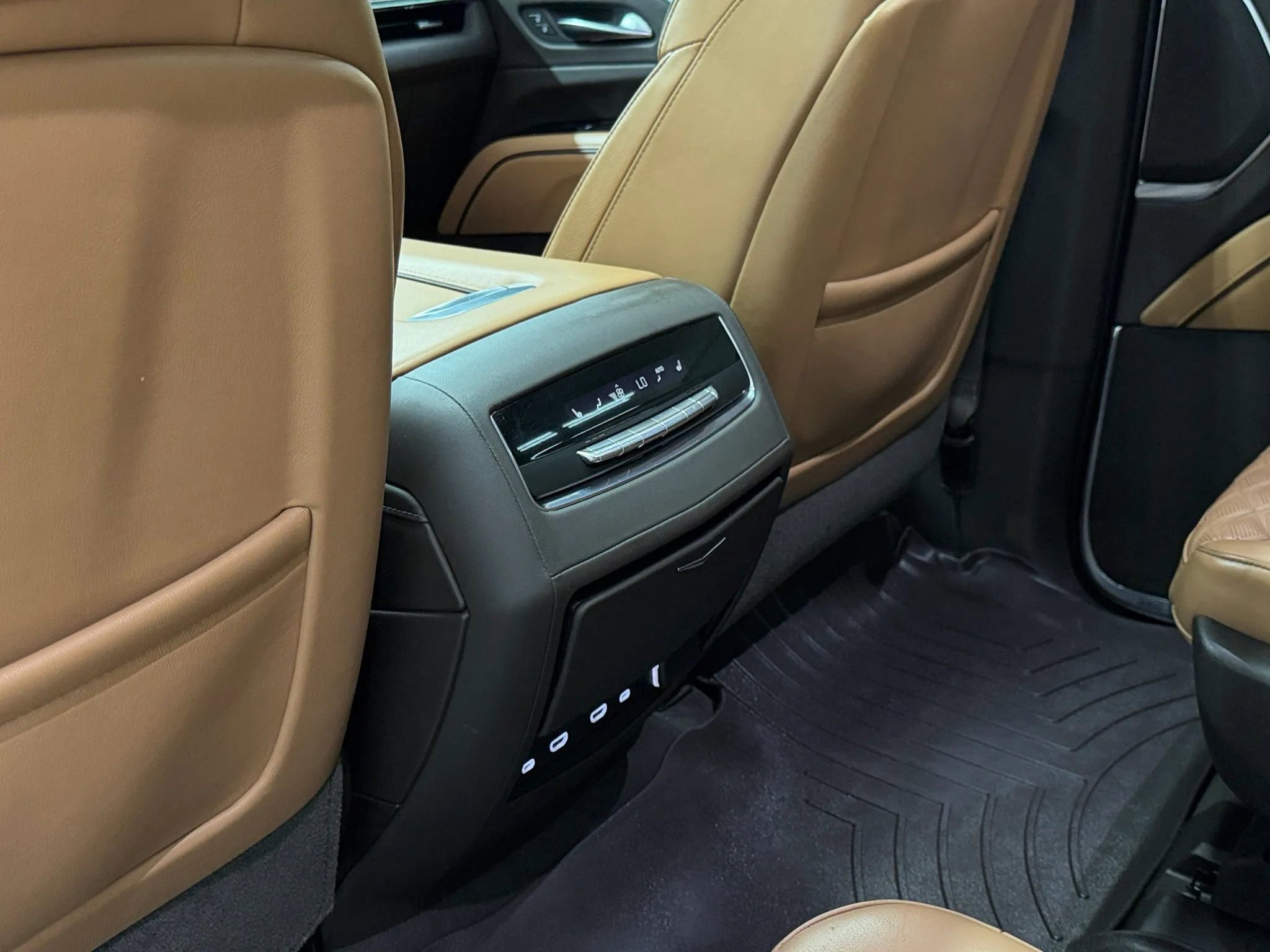 Used 2021 Cadillac Escalade ESV Sport AWD/4WD image 35