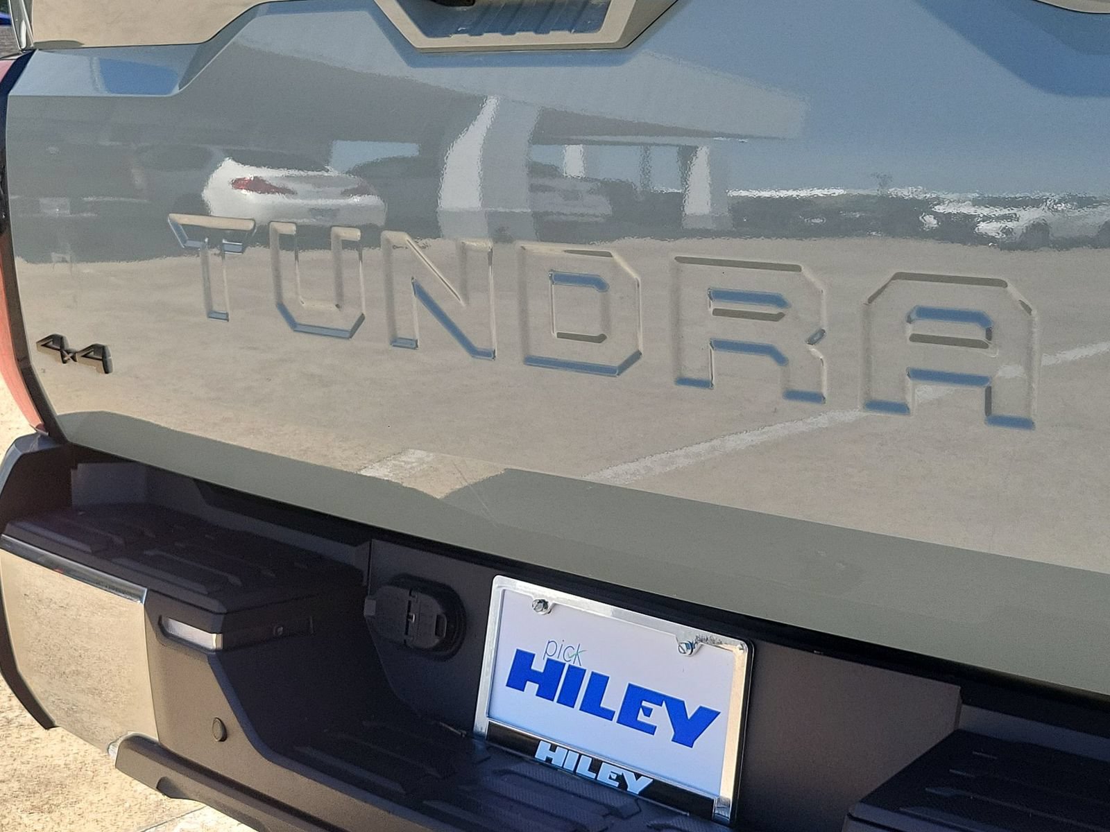 Used 2022 Toyota Tundra SR5 w/ TRD Off-Road Premium Package AWD/4WD image 31