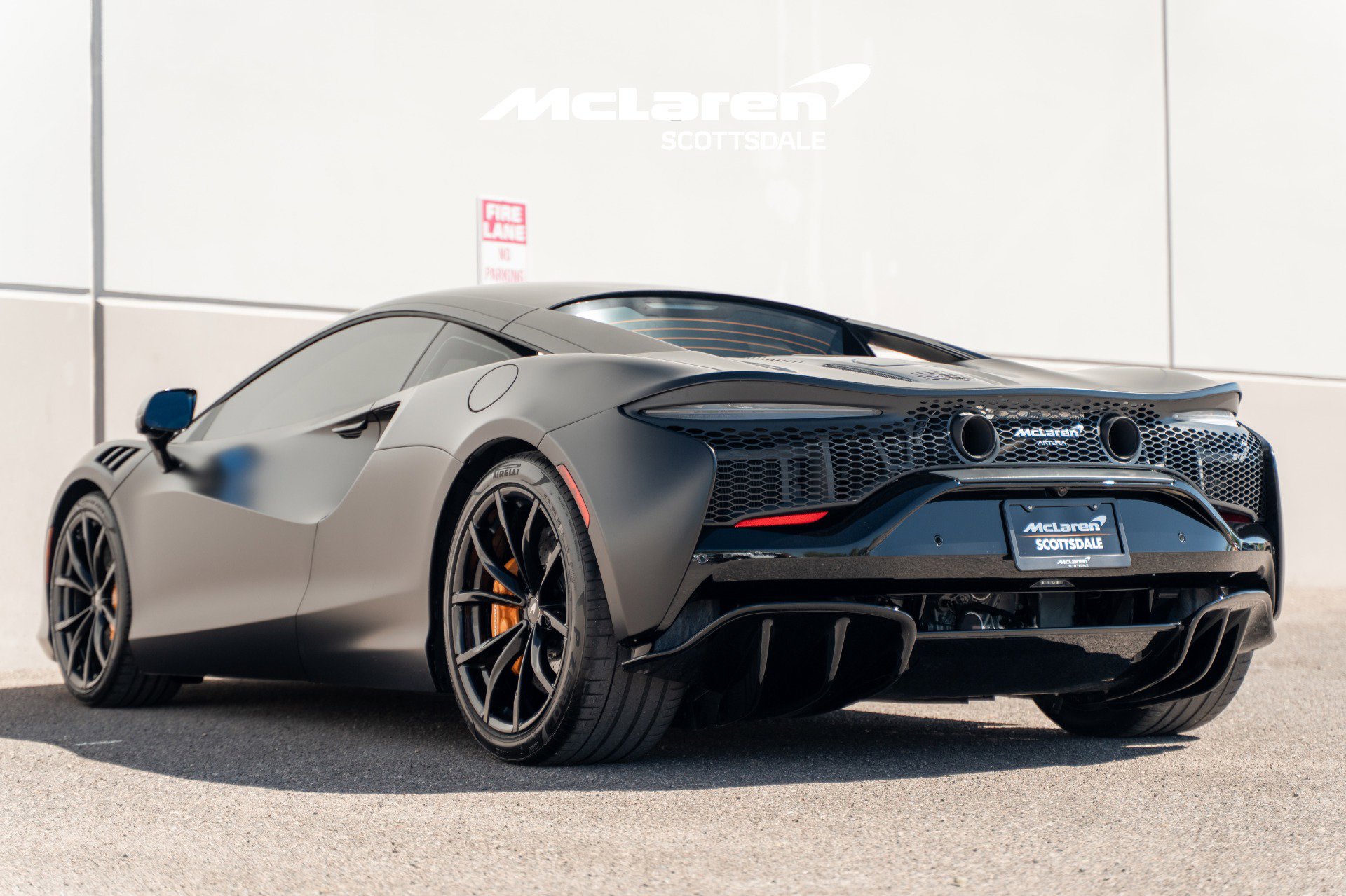 Used 2024 McLaren Artura image 5