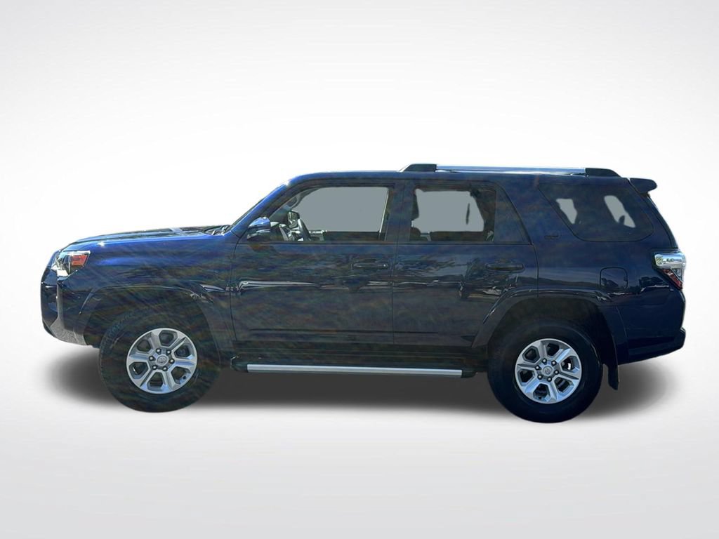 Used 2024 Toyota 4Runner SR5 Premium w/ Moonroof Package AWD/4WD image 4
