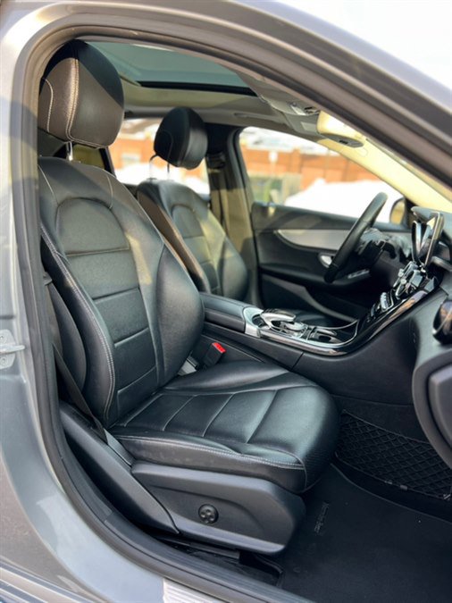 Used 2015 Mercedes-Benz C 300 4MATIC Sedan image 25