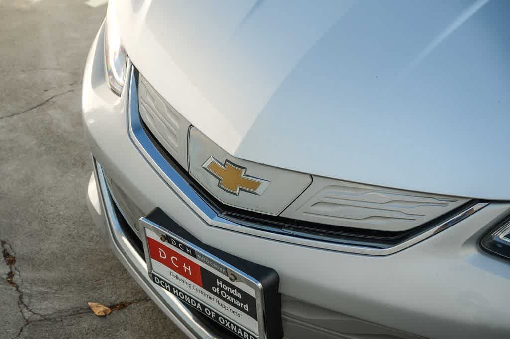 Used 2017 Chevrolet Volt Premier w/ Driver Confidence II Package FWD image 9