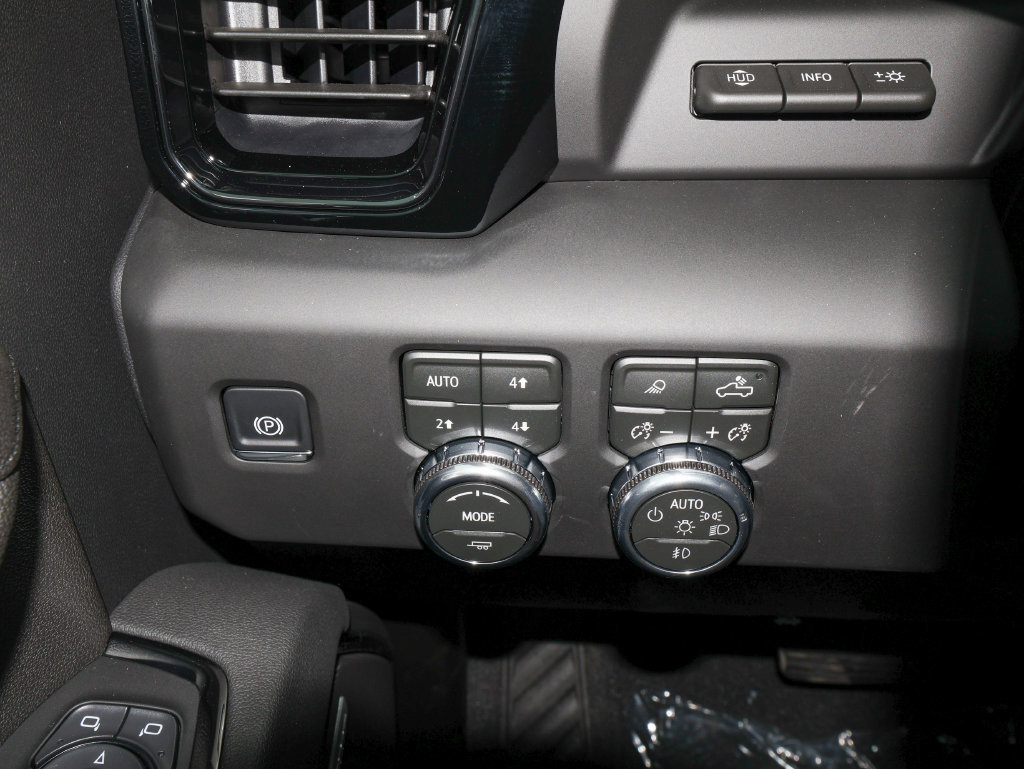 New 2026 GMC Sierra 3500 AT4 w/ AT4 Premium Plus Package AWD/4WD image 27