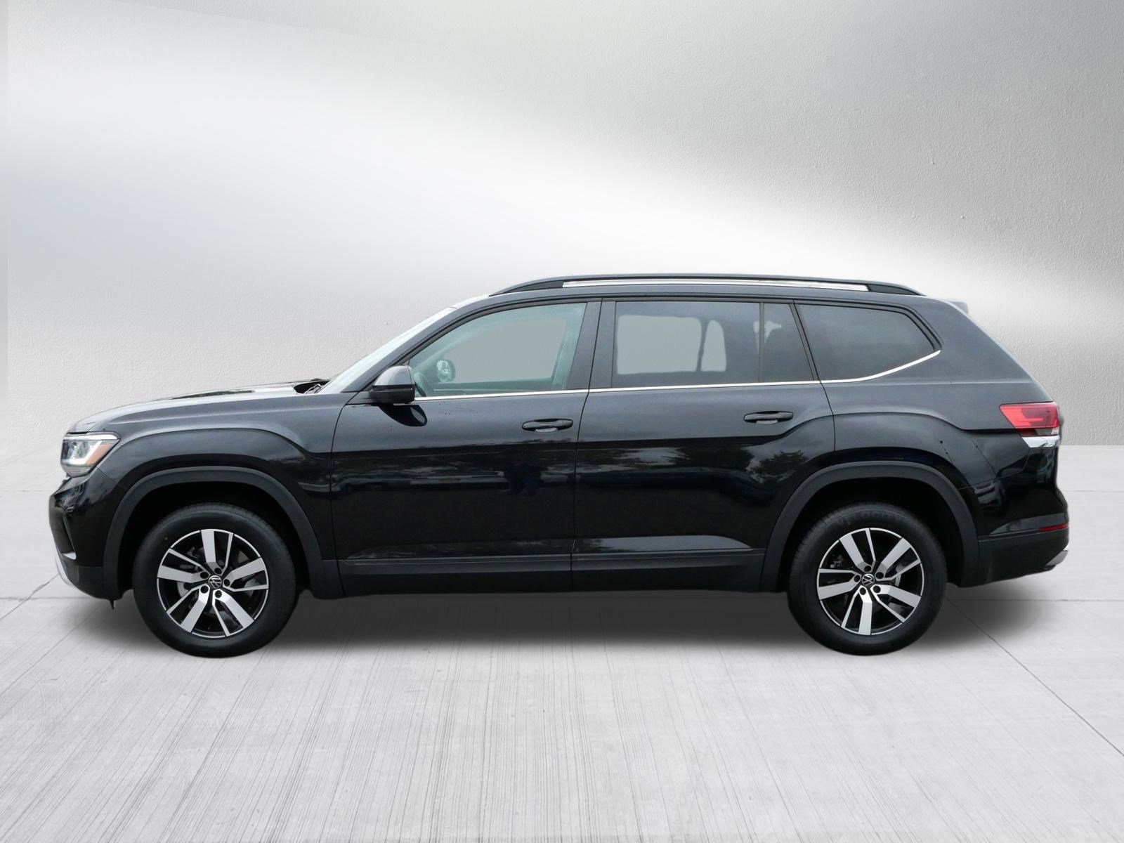 Certified 2022 Volkswagen Atlas SE image 4