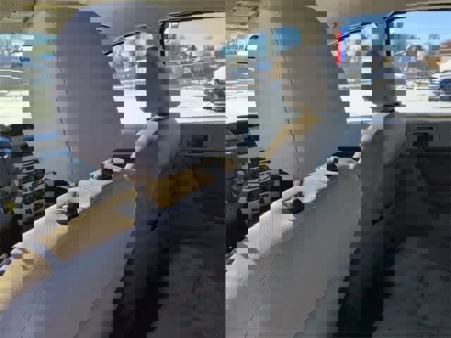 Used 2010 Ford Focus SE image 17