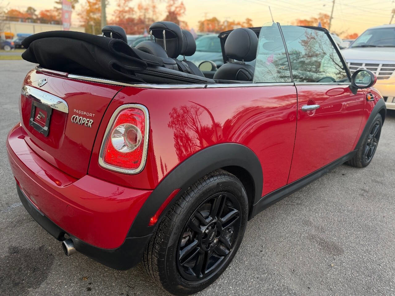 Used 2015 MINI Cooper Convertible image 7