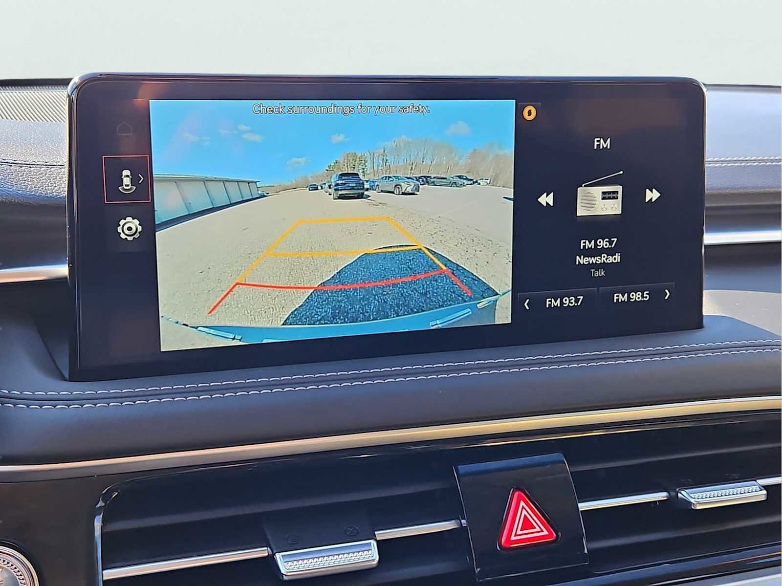 Used 2025 Genesis G70 2.5T image 25