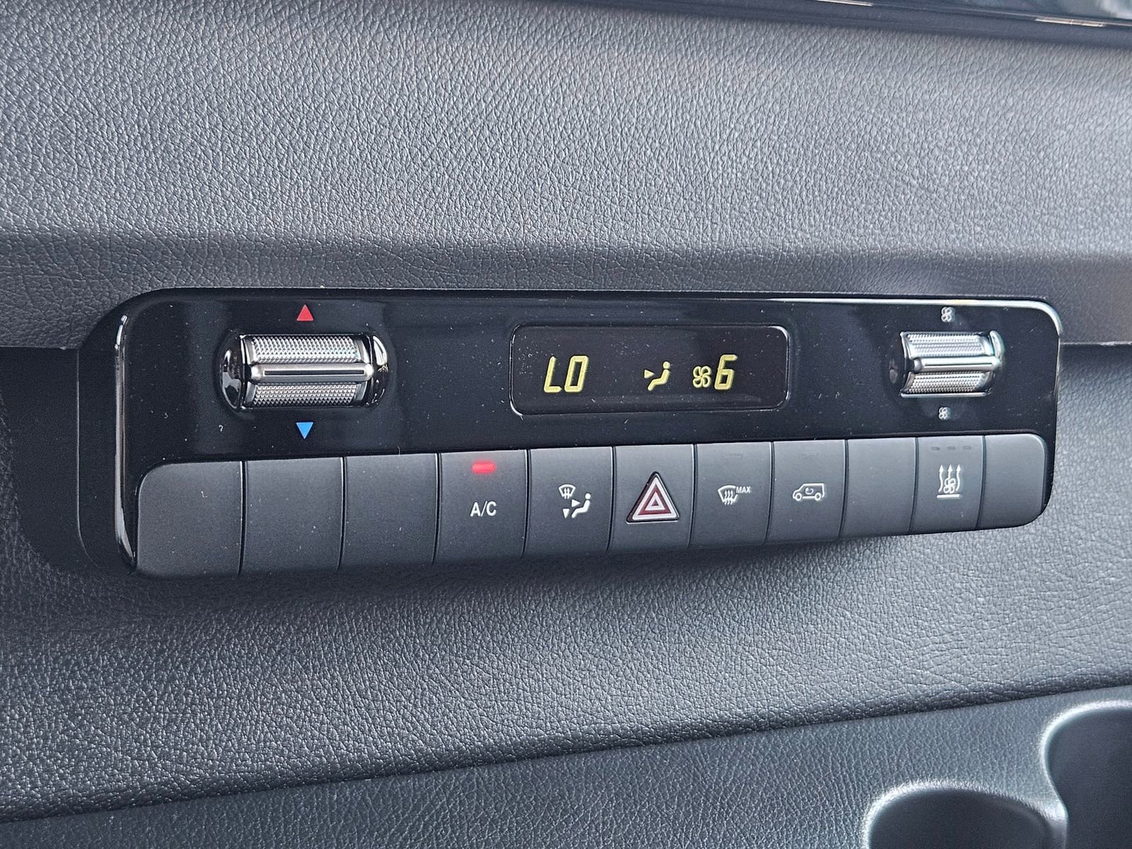 Used 2024 Mercedes-Benz eSprinter 170 Cargo image 28