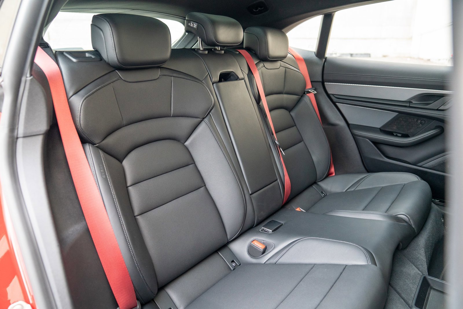 Used 2025 Porsche Taycan 4S image 21