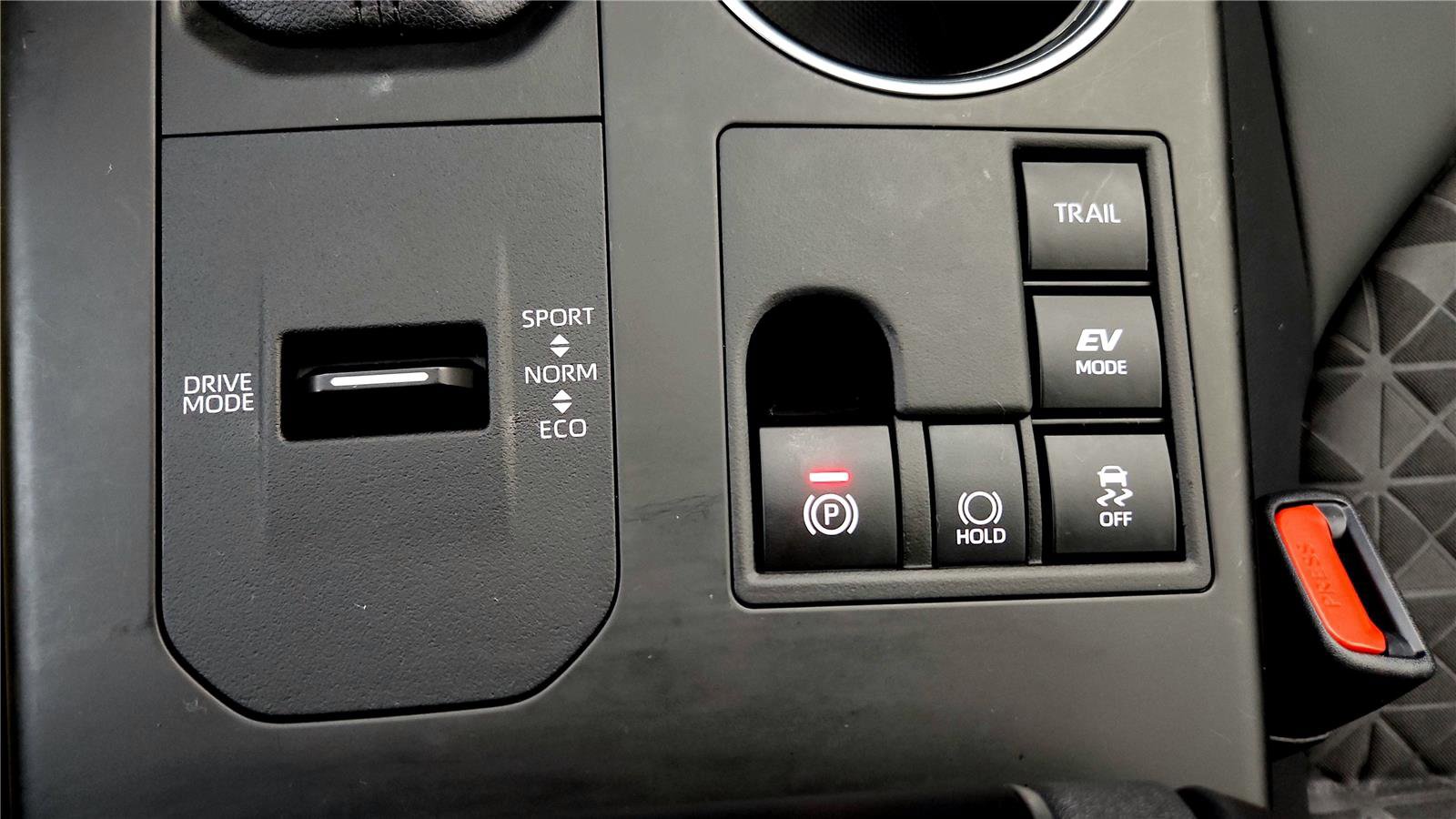 Certified 2024 Toyota Highlander XLE image 37