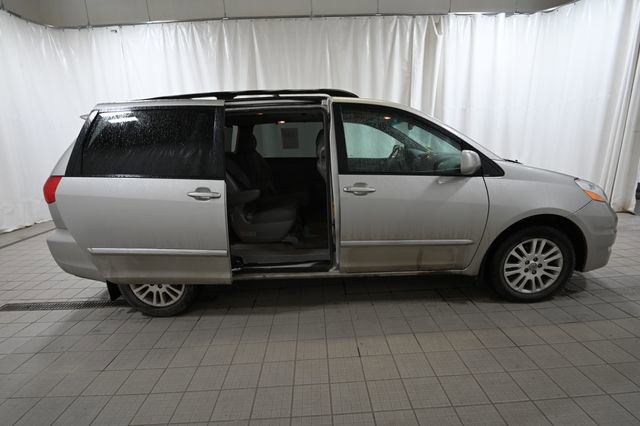 Used 2009 Toyota Sienna AWD image 5