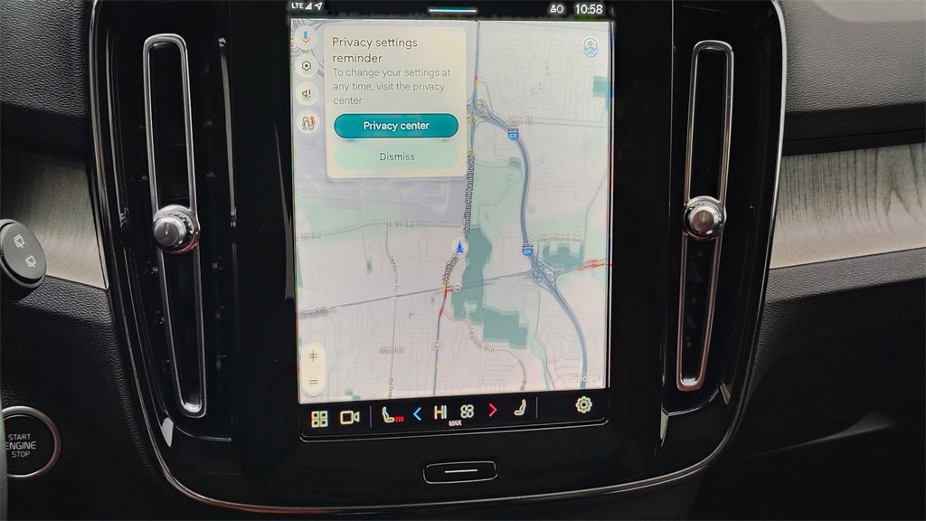 Certified 2025 Volvo XC40 B5 Plus image 19