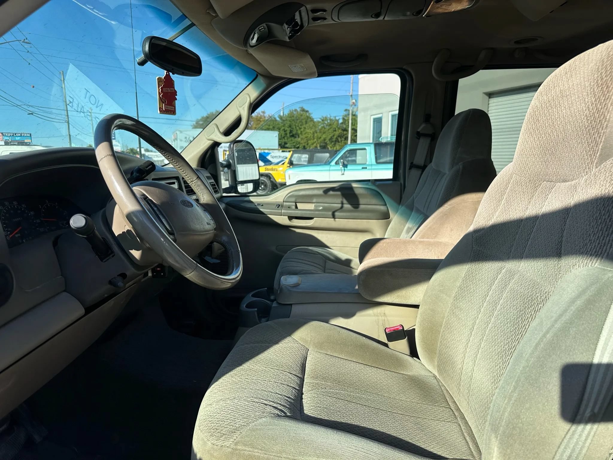 Used 2000 Ford Excursion XLT AWD/4WD image 6