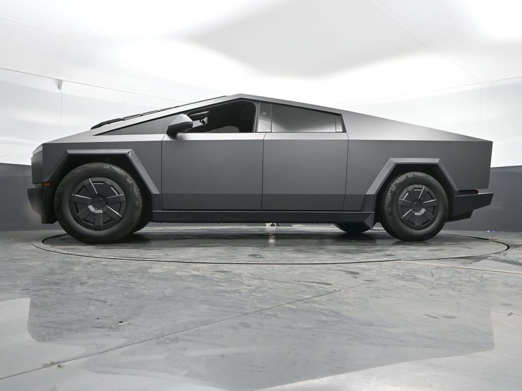 Used 2025 Tesla Cybertruck AWD Crew Cab image 44