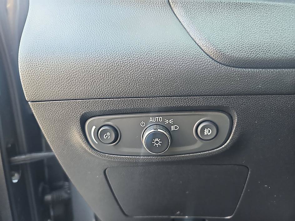 Used 2022 Buick Encore GX Preferred w/ Cold Weather Comfort Package AWD/4WD image 12