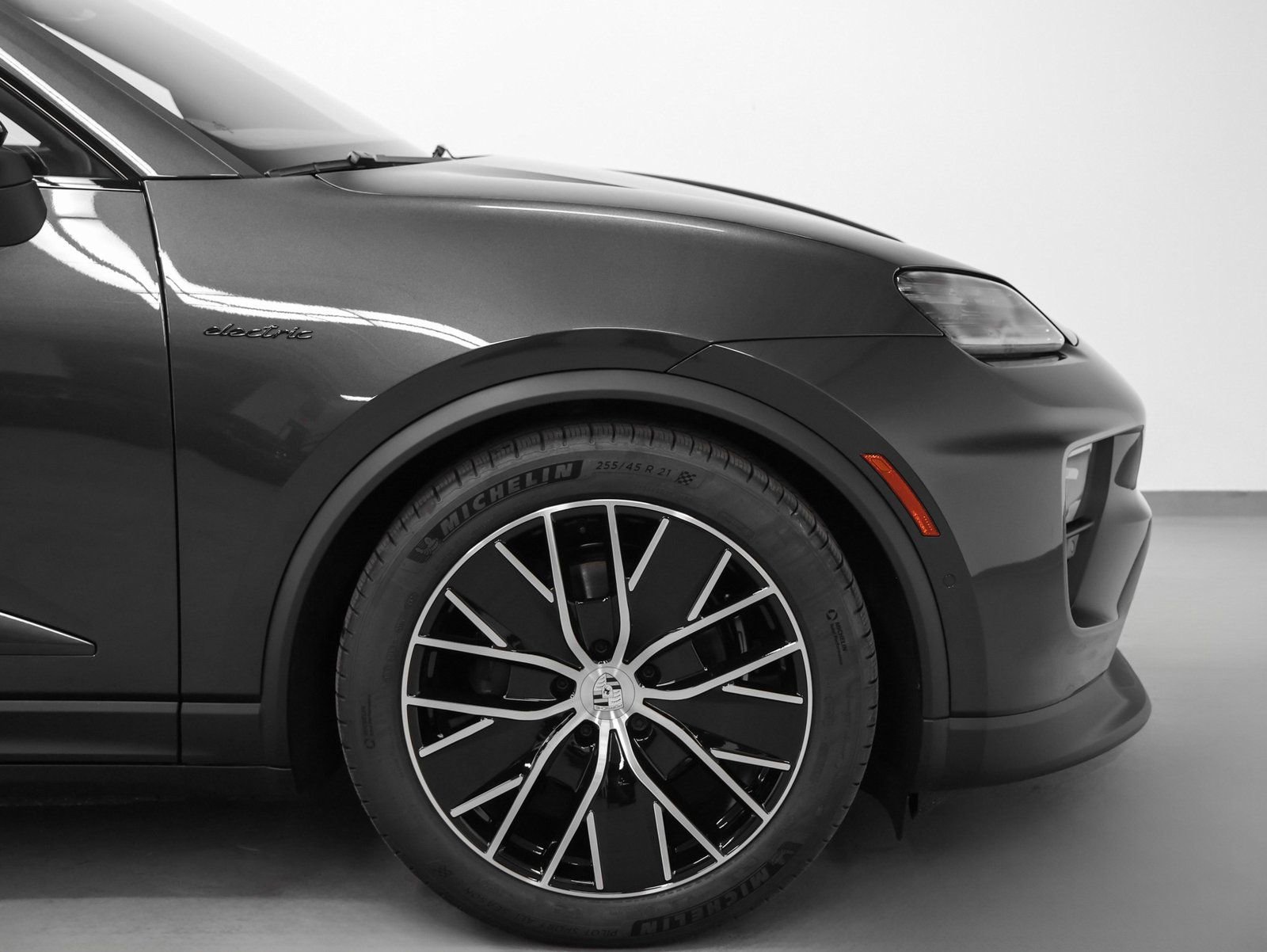 New 2026 Porsche Macan 4 Electric image 14