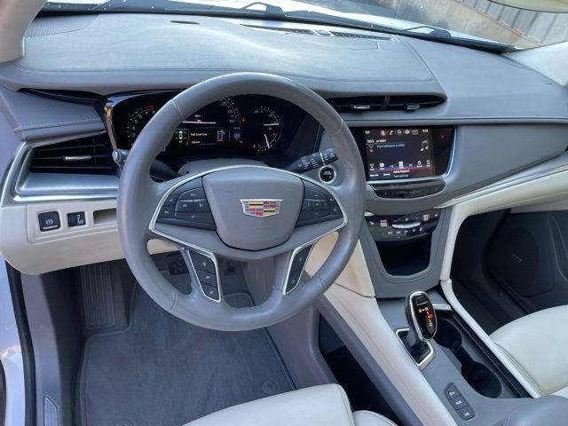 Used 2017 Cadillac XT5 Luxury w/ Driver Awareness Package AWD/4WD image 25