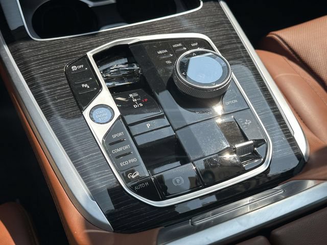 Certified 2025 BMW X7 M60i AWD/4WD image 39