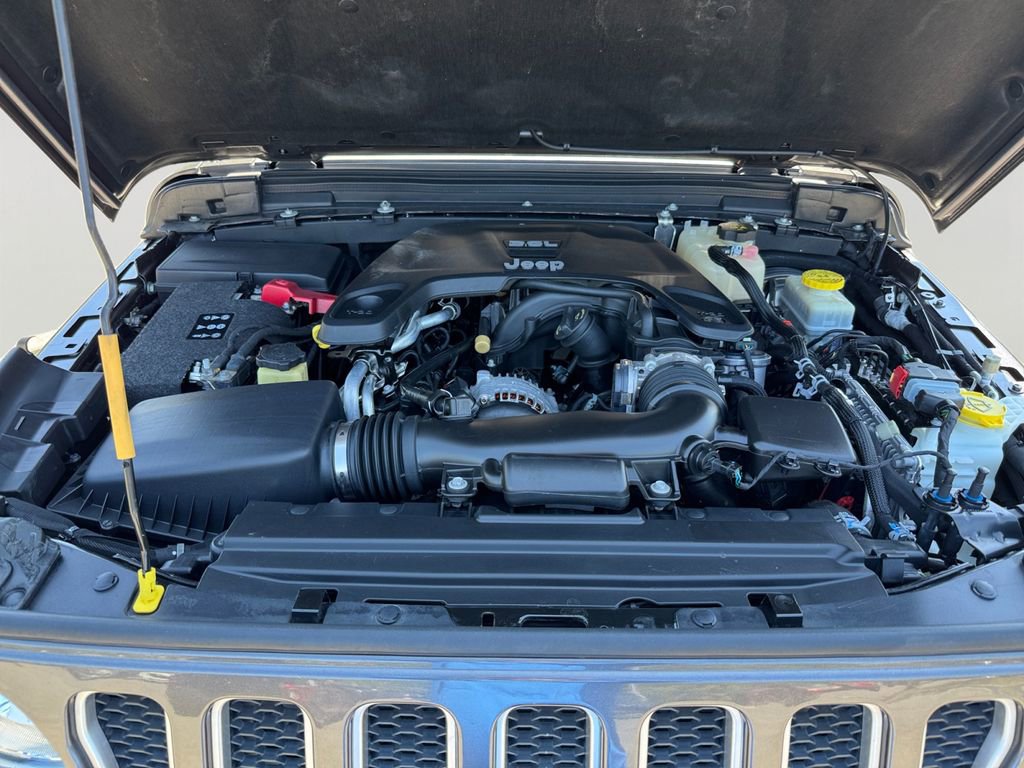 Used 2018 Jeep Wrangler Unlimited Sahara image 9