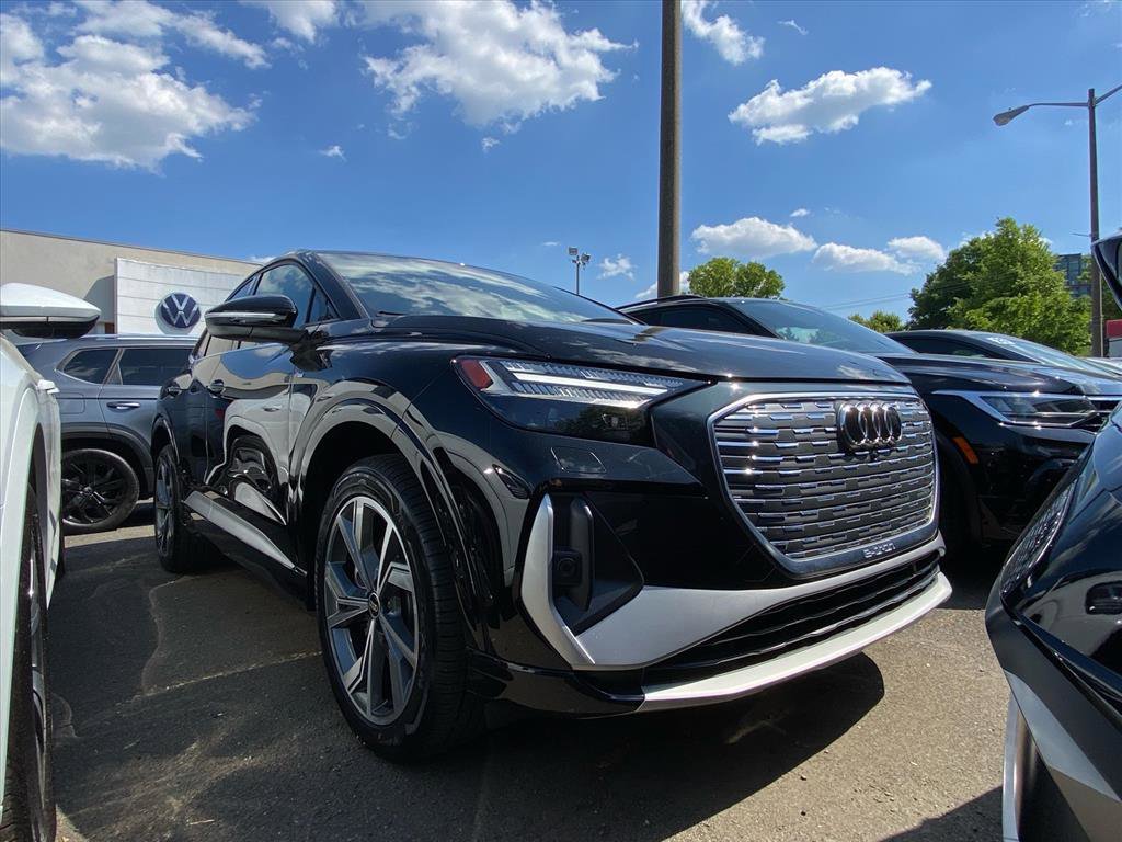 Used 2023 Audi Q4 e-tron Prestige AWD/4WD image 1