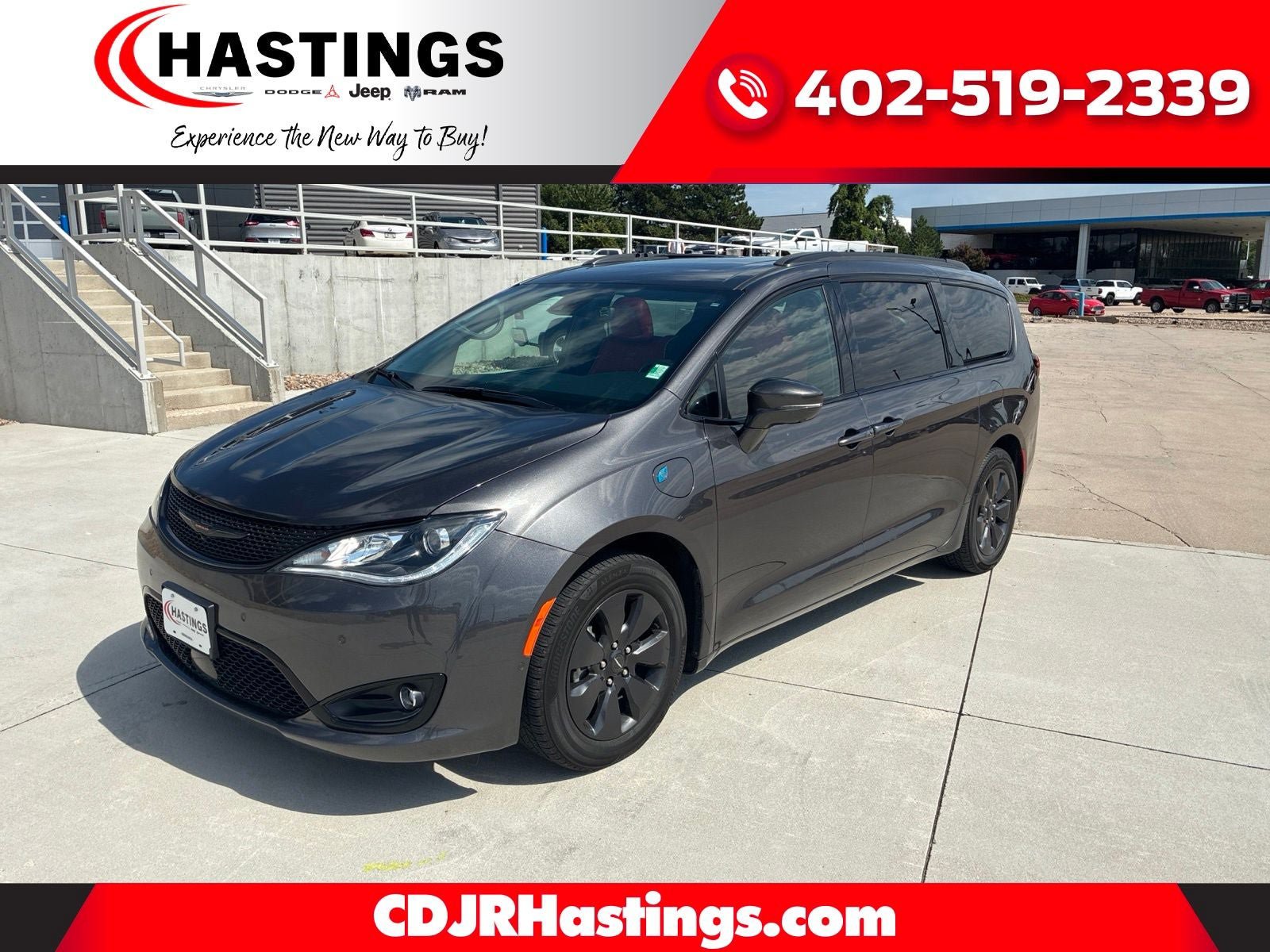 Used 2020 Chrysler Pacifica Limited w/ Quick Oder Package 2EV RED-S FWD image 1