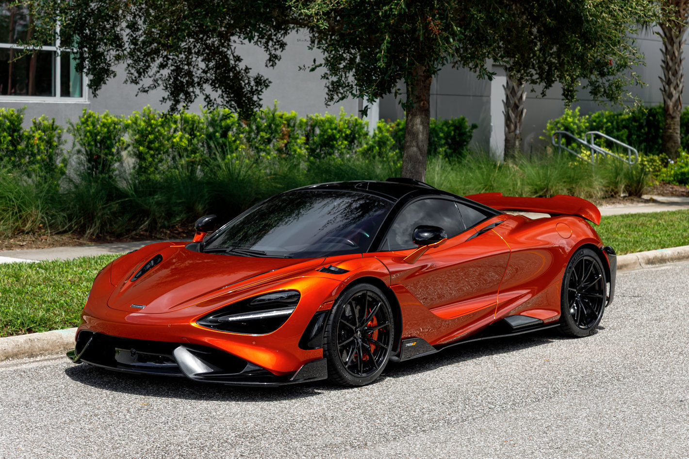 Used 2021 McLaren 765LT RWD image 25