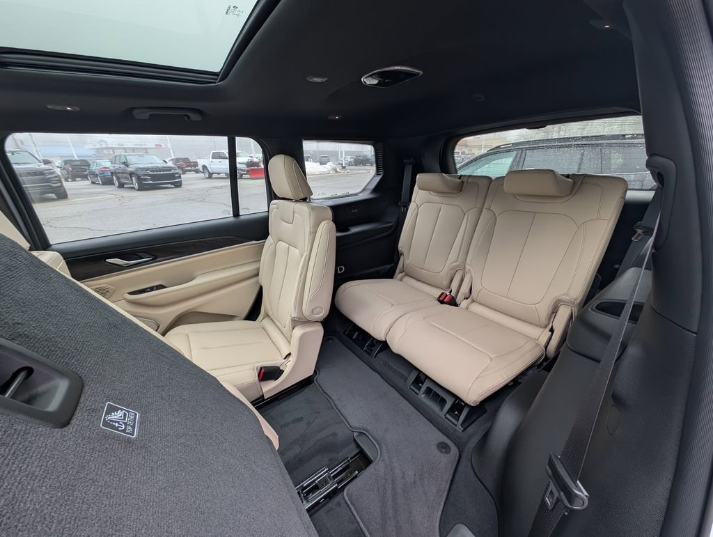 New 2026 Jeep Grand Cherokee L Limited image 17