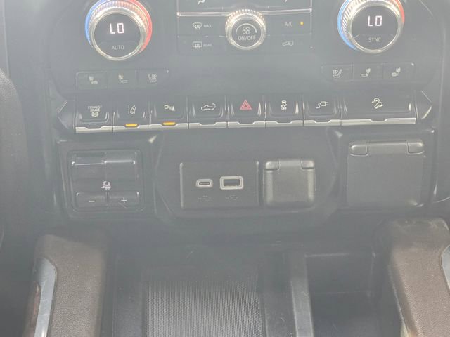 Used 2022 GMC Sierra 3500 Denali w/ Denali Ultimate Package AWD/4WD image 22