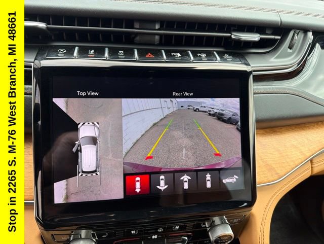 Used 2024 Jeep Grand Cherokee Summit AWD/4WD image 19