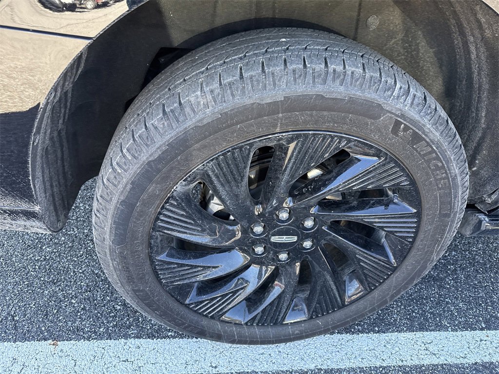 Used 2025 Lincoln Navigator L Reserve w/ Jet Appearance Package image 20