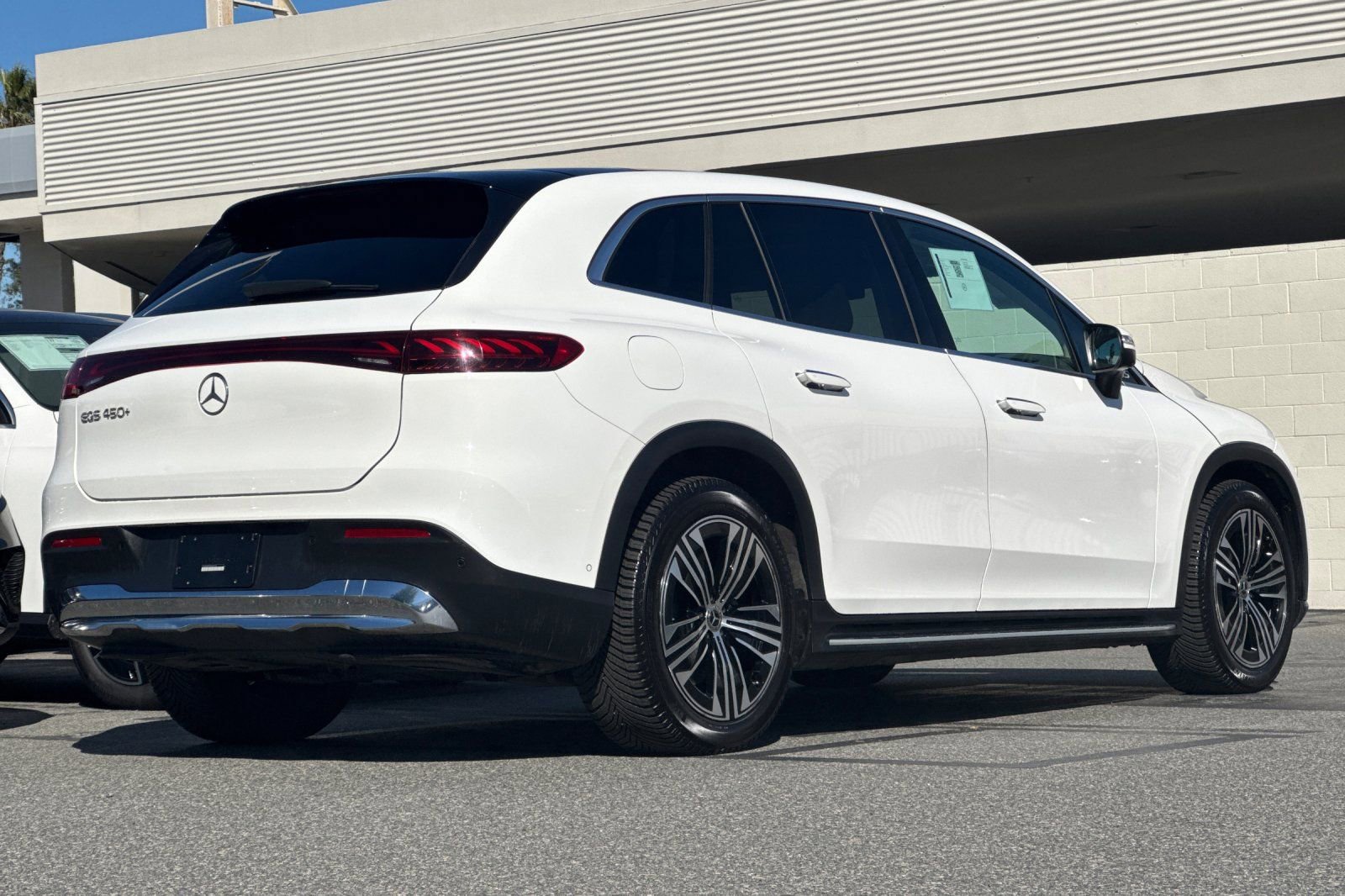 Used 2023 Mercedes-Benz EQS 450+ SUV image 4