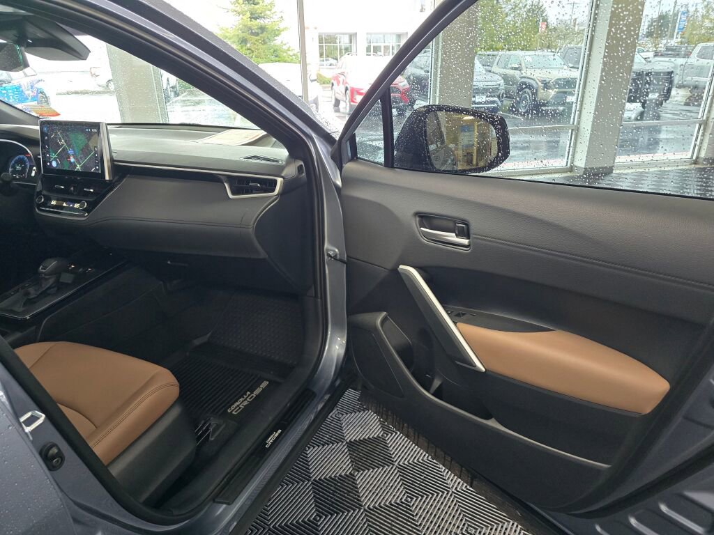 Used 2026 Toyota Corolla Cross XLE w/ Convenience Package image 41