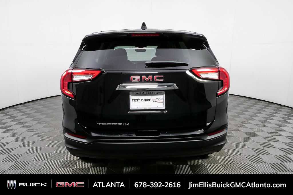 Used 2024 GMC Terrain SLE image 27