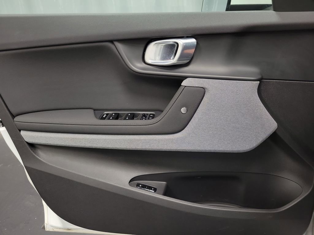 Used 2022 Polestar Polestar 2 Long Range Dual Motor w/ Plus Package image 22