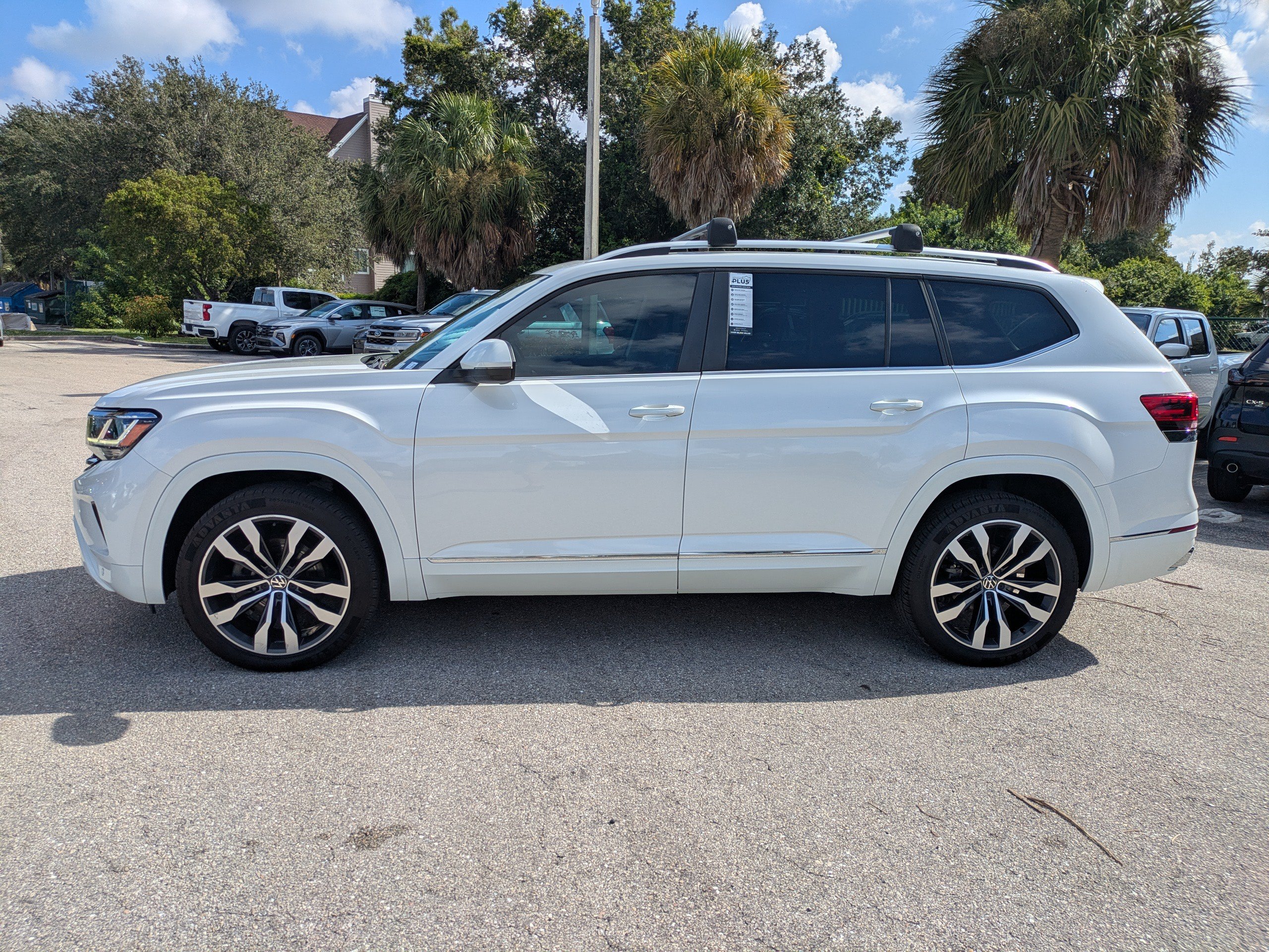 Used 2023 Volkswagen Atlas SEL AWD/4WD image 7