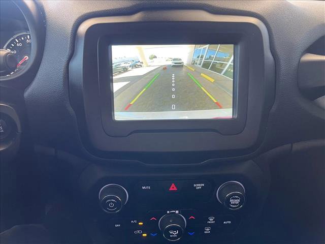 Used 2020 Jeep Renegade Latitude w/ Popular Equipment Group image 13