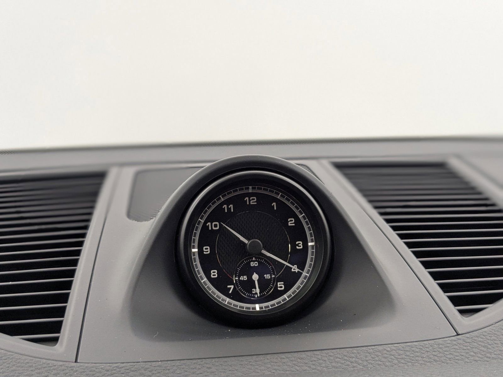 New 2026 Porsche Macan image 16