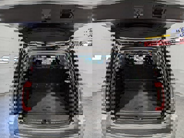 Used 2016 GMC Yukon XL Denali w/ Open Road Package image 31