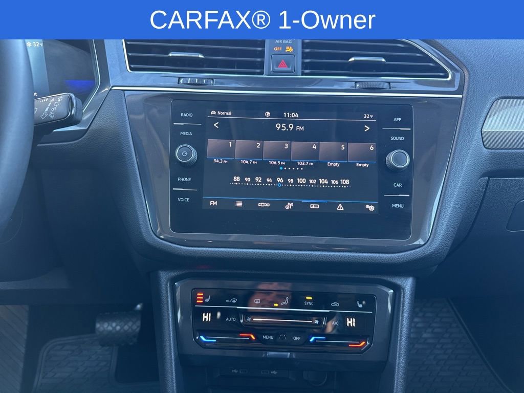 Used 2023 Volkswagen Tiguan SE w/ Panoramic Sunroof Package image 23