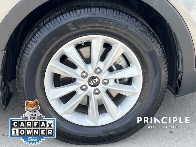 Used 2019 Kia Sorento LX FWD image 4