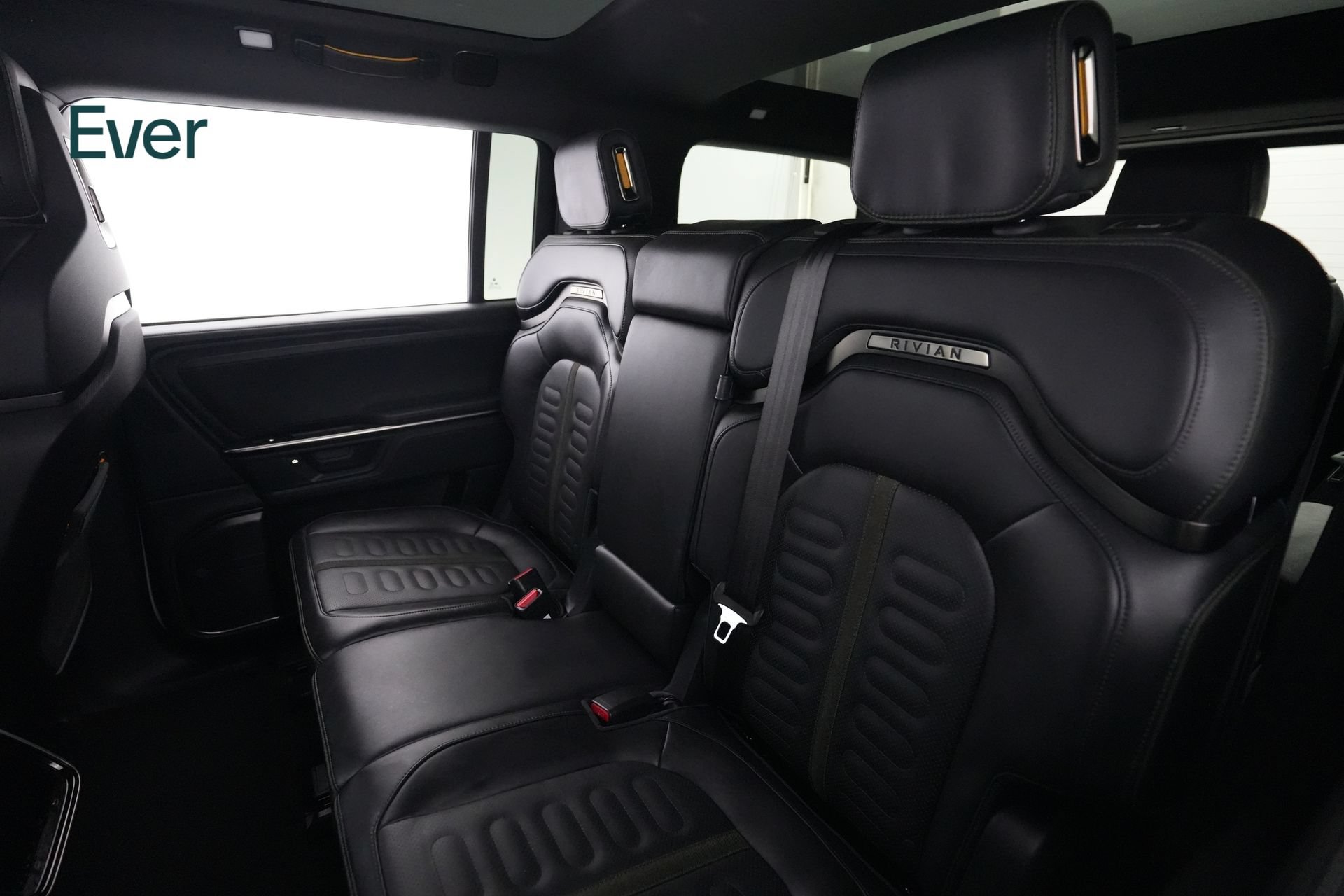 Used 2025 Rivian R1S Adventure AWD/4WD image 24