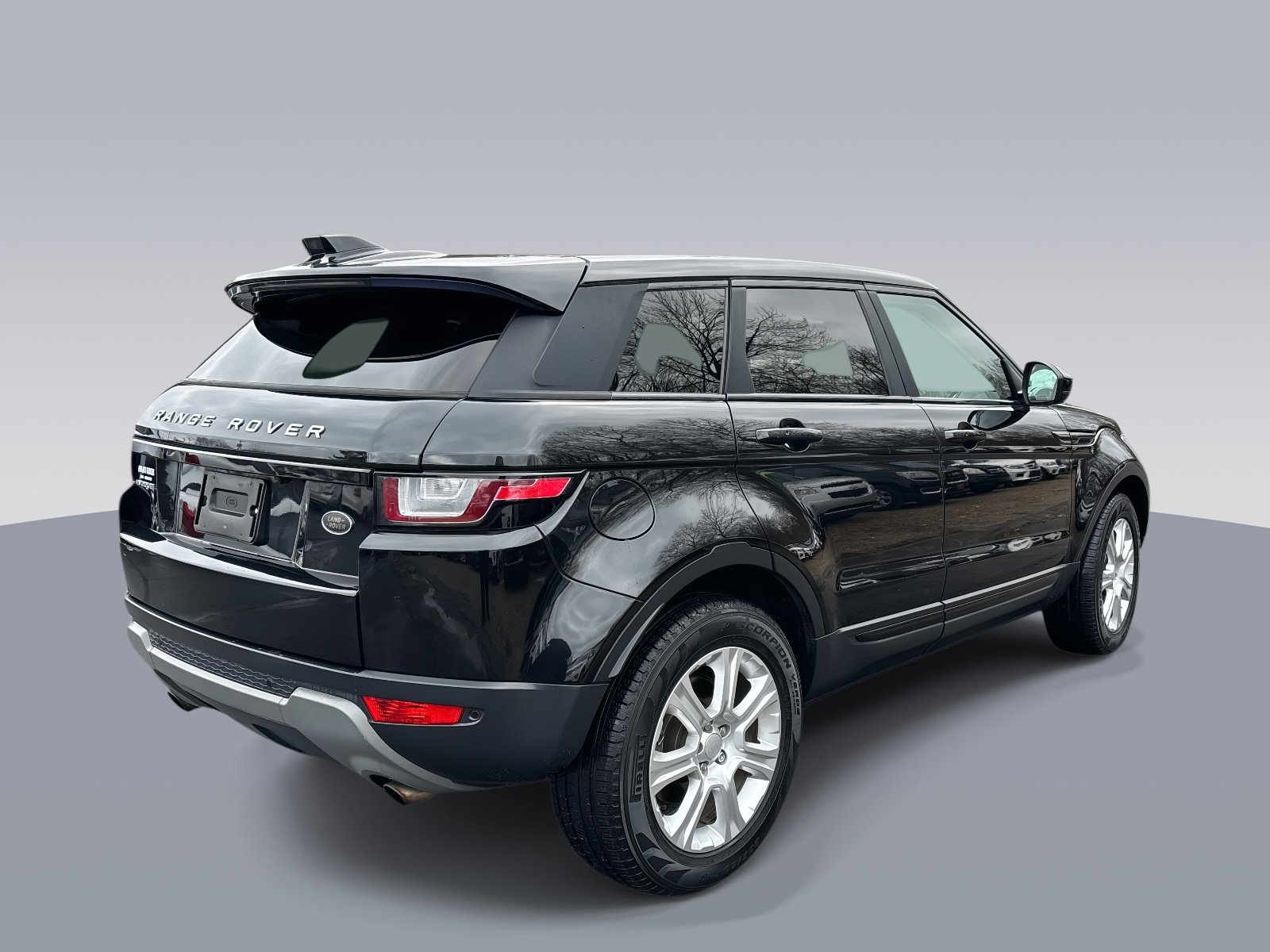 Used 2017 Land Rover Range Rover Evoque SE AWD/4WD image 3