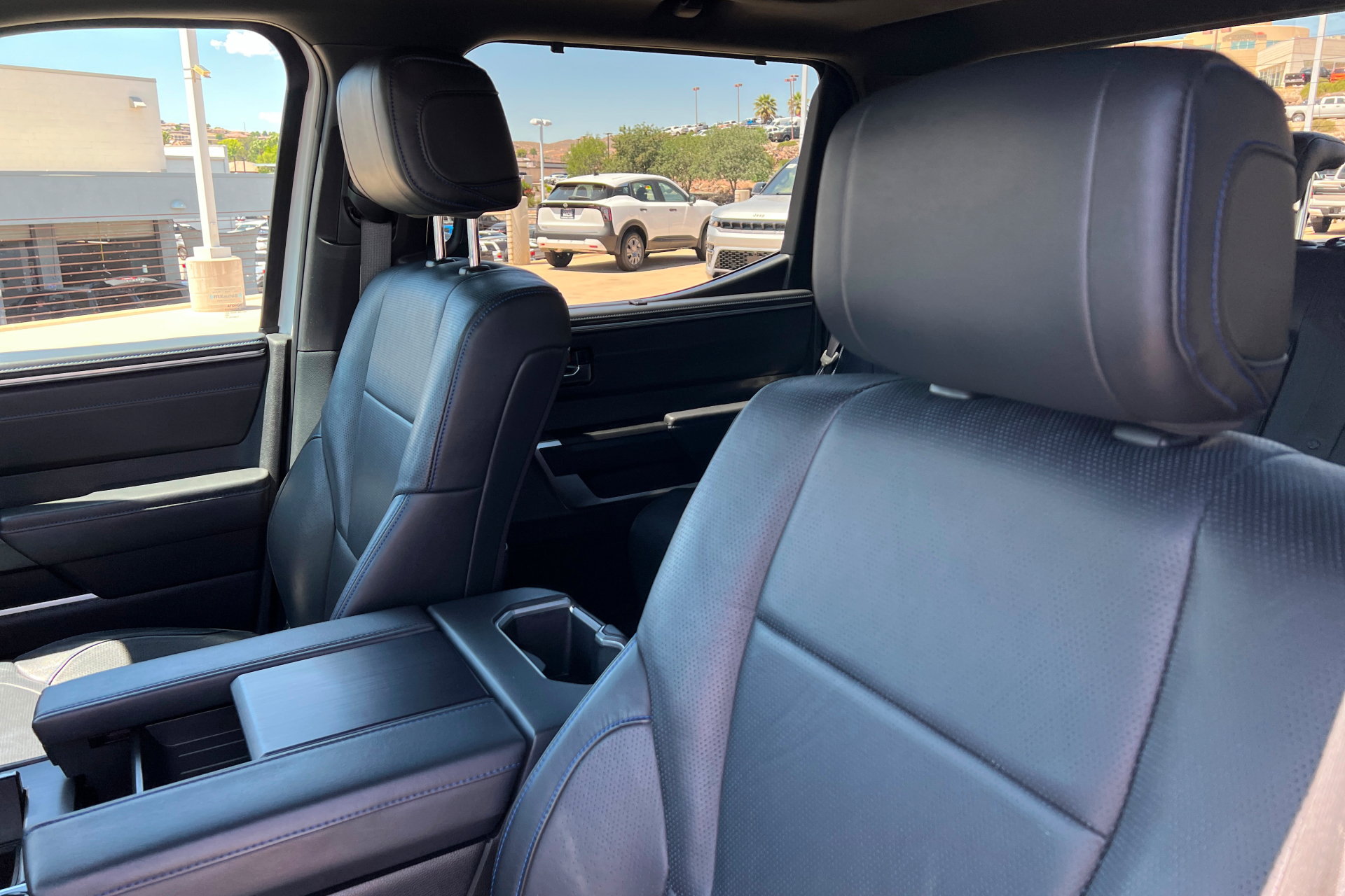 Used 2022 Toyota Tundra Platinum w/ Advanced Package AWD/4WD image 17