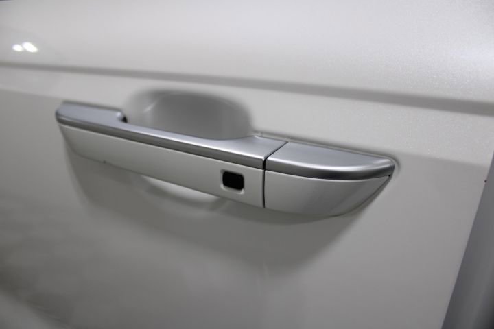 Used 2022 Kia Carnival SX image 16