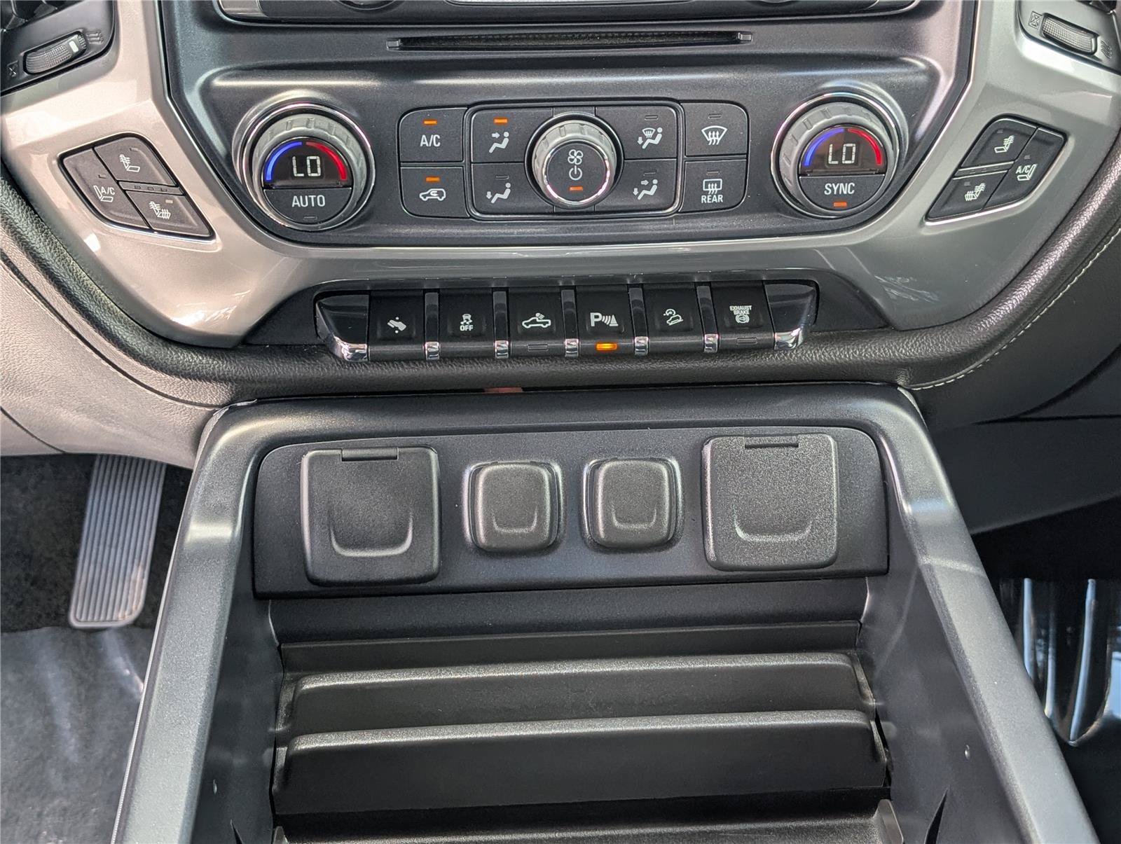 Used 2015 Chevrolet Silverado 3500 LTZ w/ LTZ Plus Package AWD/4WD image 25
